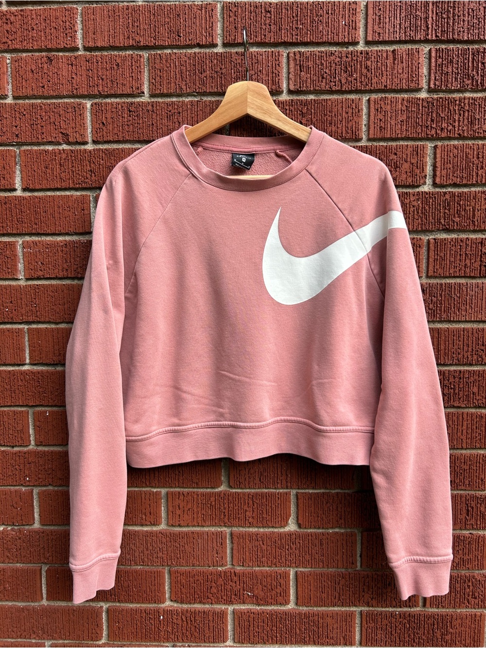 Nike Dri-FIT Oversized Swoosh Cropped Crewneck Sweatshirt Pink Medium
